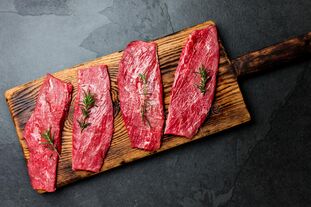 The basis of the diet of a protein diet is dietary meat. 