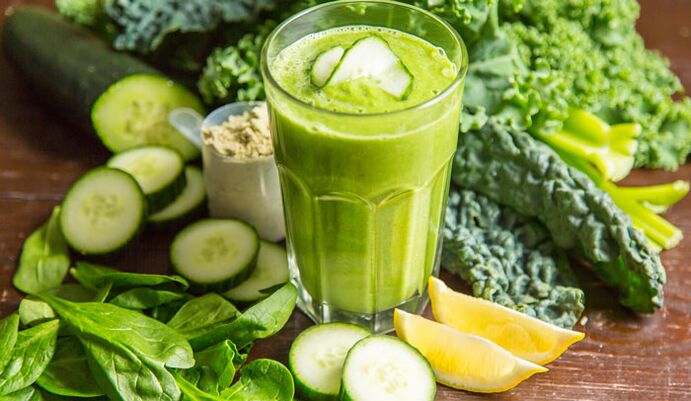 Cucumber and herbal smoothie effectively burns fat