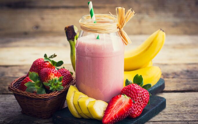 Fruit smoothie with banana and strawberry in the diet of those who want to lose weight