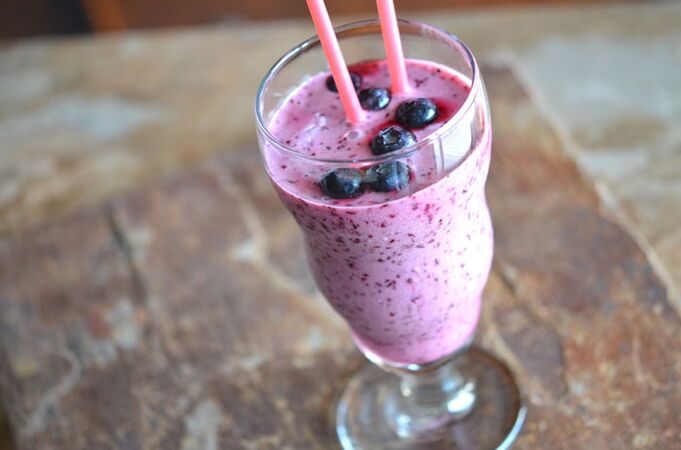 Pear and Blueberry Smoothie - Fruit and Berry Slimming Cocktail