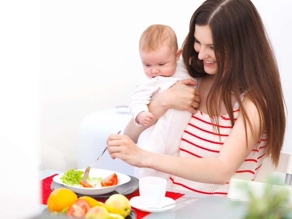 Hypoallergenic diet for a nursing mother and baby. 