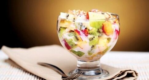Dietary fruit salad for weight loss. 