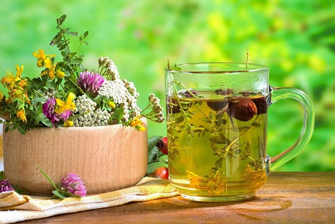 During a fasting day on kefir, it is necessary to drink herbal infusions. 
