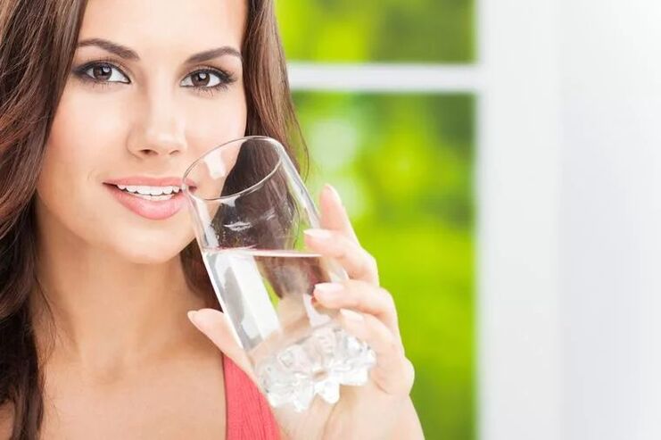 Water diet to lose weight. 