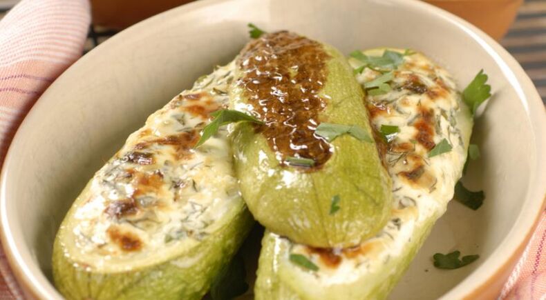 Stuffed zucchini perfectly satisfy hunger following a 7-day diet